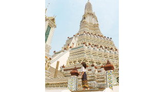 Wat Arun là một ngôi chùa trắng, tráng lệ nằm ở phía tây sông Chao Phraya